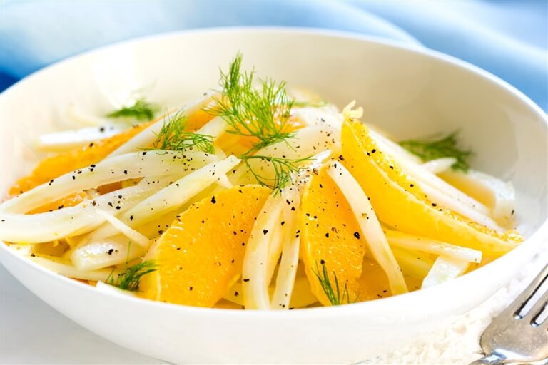 Ricette a basso consumo di sale: Insalata di finocchi e arance Ricette a basso consumo di sale: Insalata di finocchi e arance