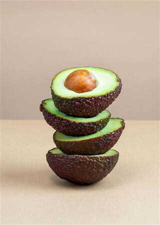Make homemade play dough with natural colors - avocado for beige Make homemade play dough with natural colors - avocado for beige