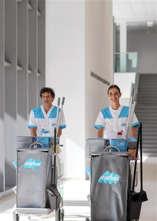 Carenza di manodopera e settore dei multiservizi - collaboratori clean Markas