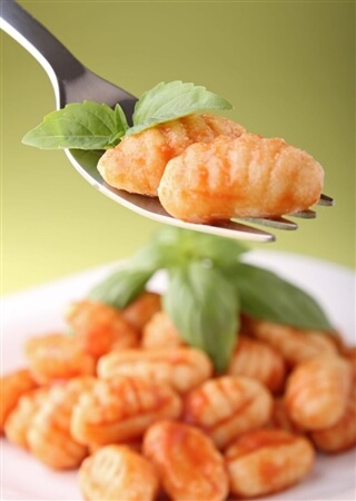 Reading gnocchi labels - fresh basil Reading gnocchi labels - fresh basil